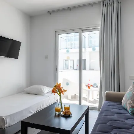 شقة Family One-Bedroom Apartment With Balcony